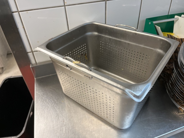 1057388-12 Various commercial kitchen utensils (trays, canteens, troughs, pans, etc.).