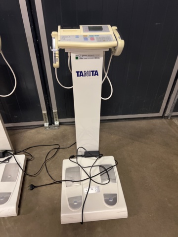 1052542-2 Kroppsvågar för BMI mätning Tanita BC-418 MA - 2st