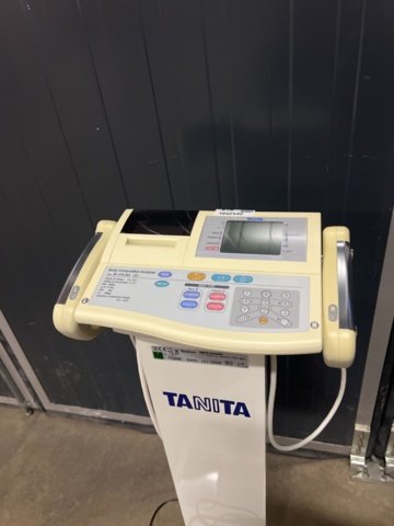 1052542-10 Kroppsvågar för BMI mätning Tanita BC-418 MA - 2st