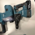 1071404-1 Hammer drill Makita with vacuum cleaner attachment DHR243 and DX07