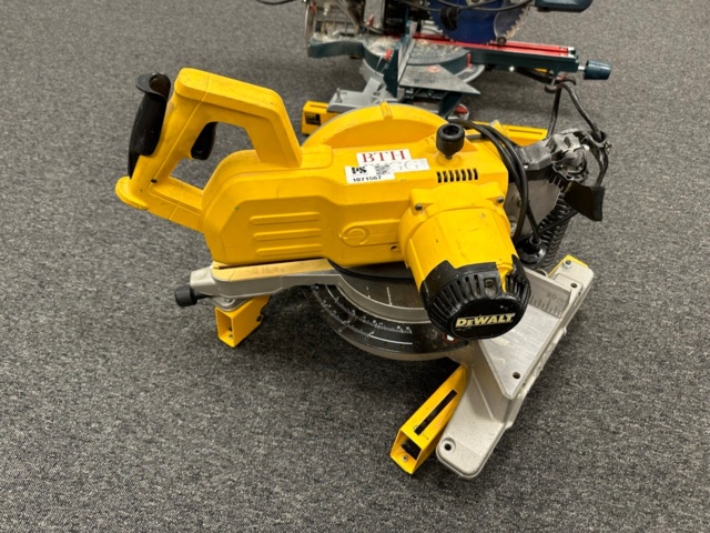 1071567-1 Miter saw DeWalt DW777-QS