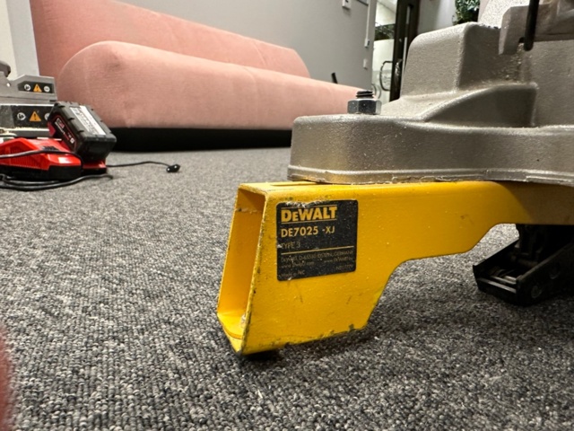 1071567-5 Miter saw DeWalt DW777-QS