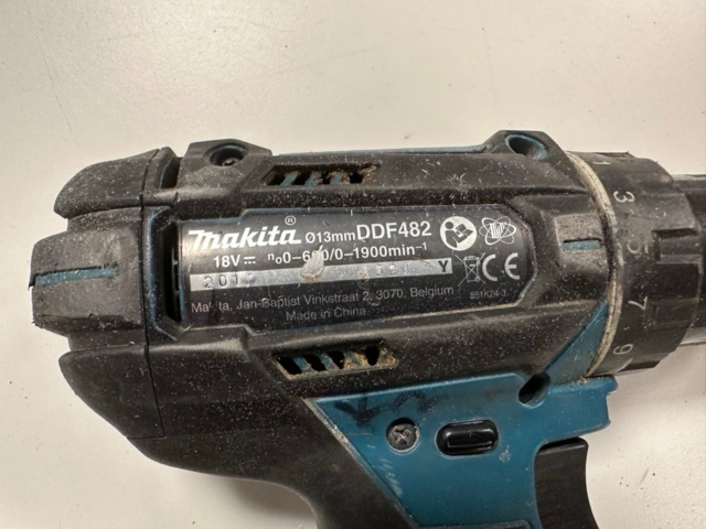 1071507-2 Borrskruvdragare Makita DDF482 inkl laddare och 2 batterier