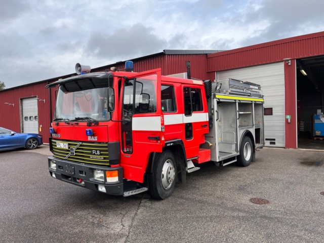 Fire engine Bas2 FL614 4X2, 1993 - 1800 liters of water, 200 liters of ...