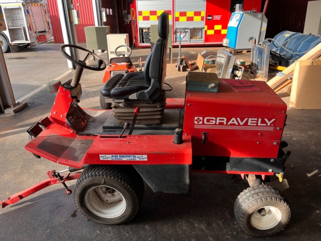 1109659-6 Riding mower Gravely Promaster 400 - Without blade