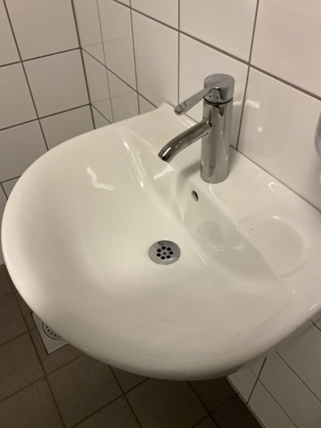 1061599-3 5 Washbasin IFÖ with single-lever mixer