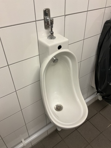 1061600-8 3 Urinaries