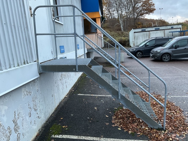 1061630-4 Galvanized stairs