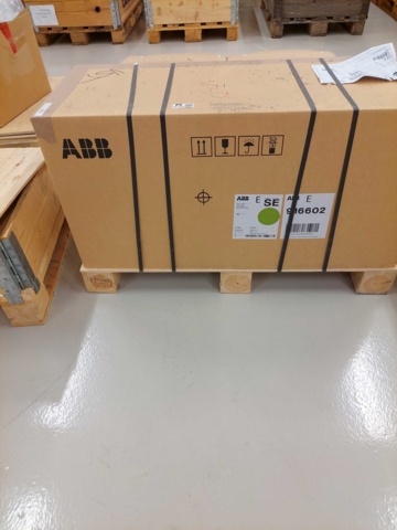 881084-2 ABB ACS880-11 in cardboard frequency converter