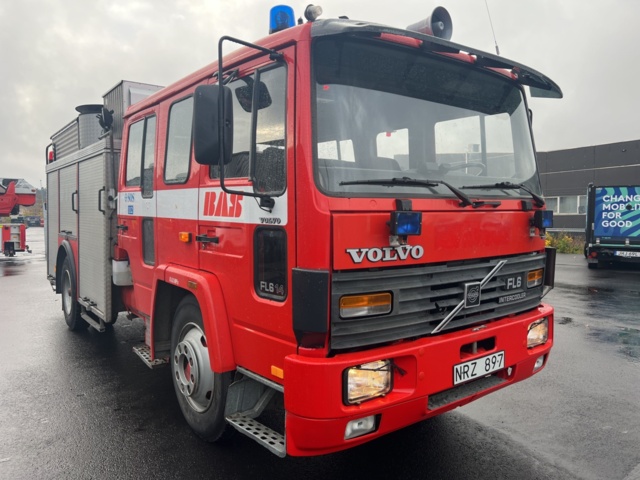 1051245-7 Fire truck/Fire truck Volvo FL 614 4X2 with mast, ladder & tank - 1987