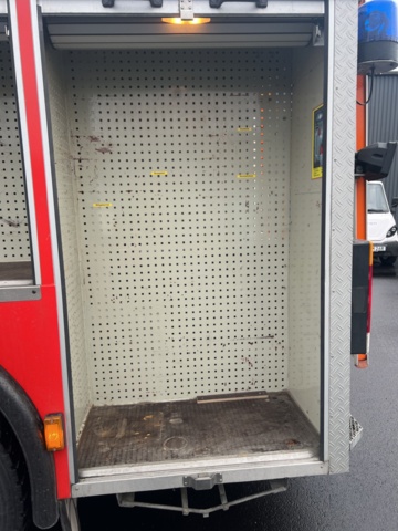 1051245-17 Fire truck/Fire truck Volvo FL 614 4X2 with mast, ladder & tank - 1987