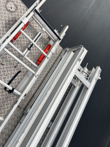 1051245-28 Fire truck/Fire truck Volvo FL 614 4X2 with mast, ladder & tank - 1987