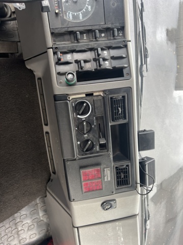 1051245-39 Fire truck/Fire truck Volvo FL 614 4X2 with mast, ladder & tank - 1987