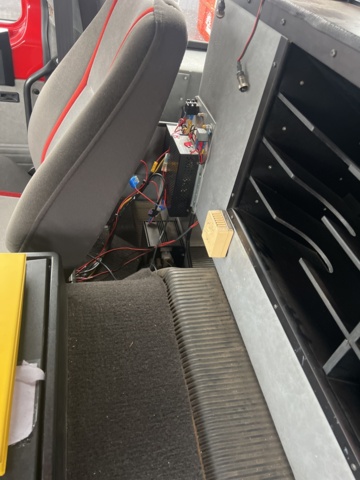 1051245-41 Fire truck/Fire truck Volvo FL 614 4X2 with mast, ladder & tank - 1987