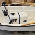 1099206-1 Plastic boat including oars and outboard Flade marine F 3