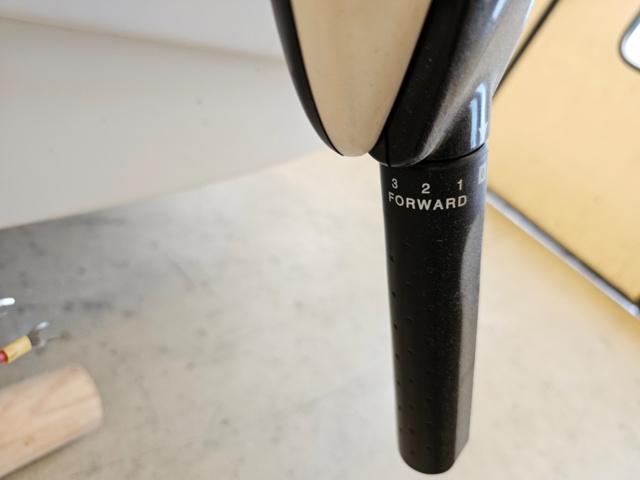 1099206-17 Plastic boat including oars and outboard Flade marine F 3