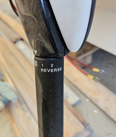 1099206-18 Plastic boat including oars and outboard Flade marine F 3