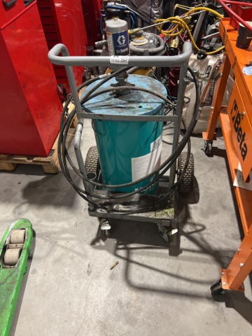 897631-1 Graco LD series Grease gun Air operated with carriage