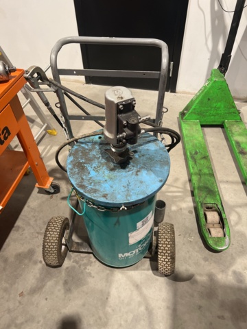 897631-3 Graco LD series Grease gun Air operated with carriage