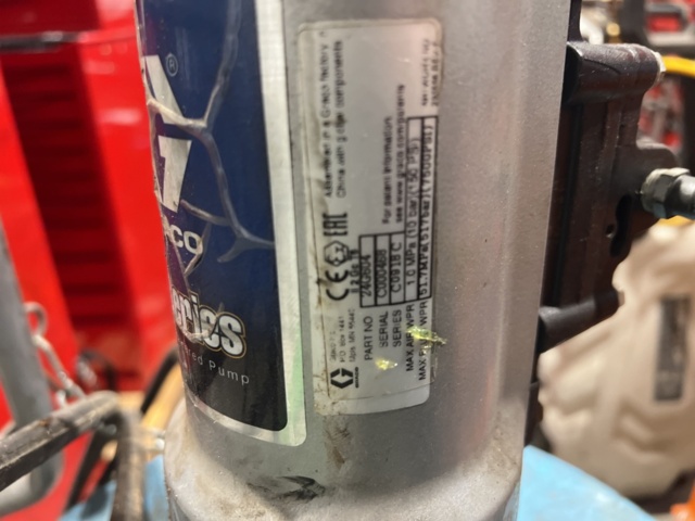 897631-5 Graco LD series Grease gun Air operated with carriage