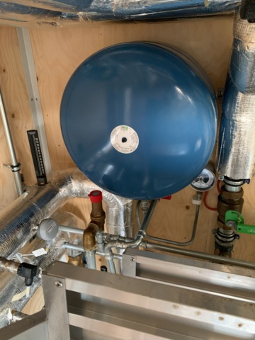 1034805-27 Container 10 feet with coolant cooler on the roof