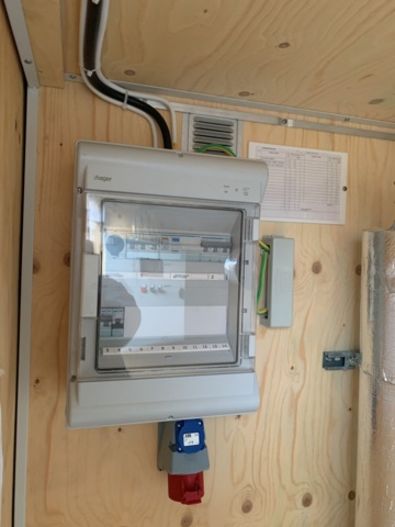 1034805-28 Container 10 feet with coolant cooler on the roof