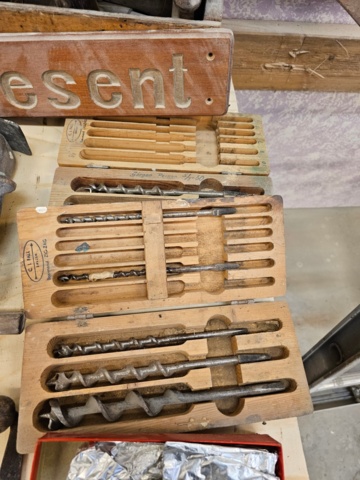 1099243-10 Tools and objects for older boat building