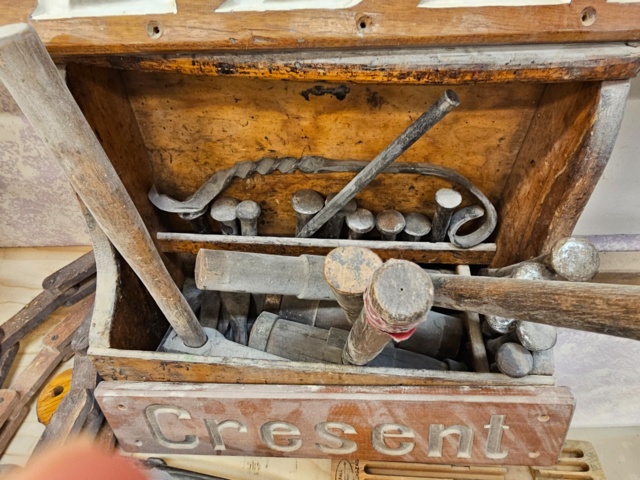 1099243-14 Tools and objects for older boat building