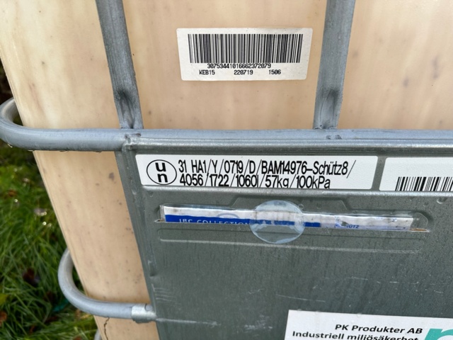 1064854-5 2 IBC Tanks Schutz & Greif Approximately 1000 liters each