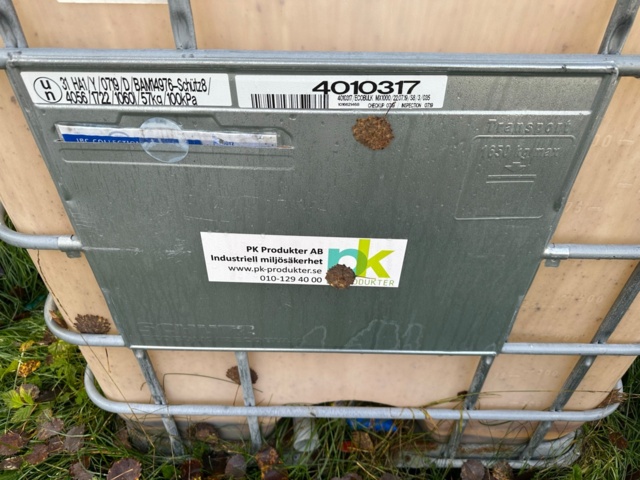 1064854-6 2 IBC Tanks Schutz & Greif Approximately 1000 liters each