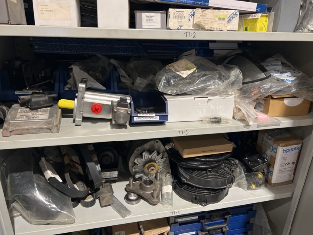 897651-5 Linde truck spare parts warehouse