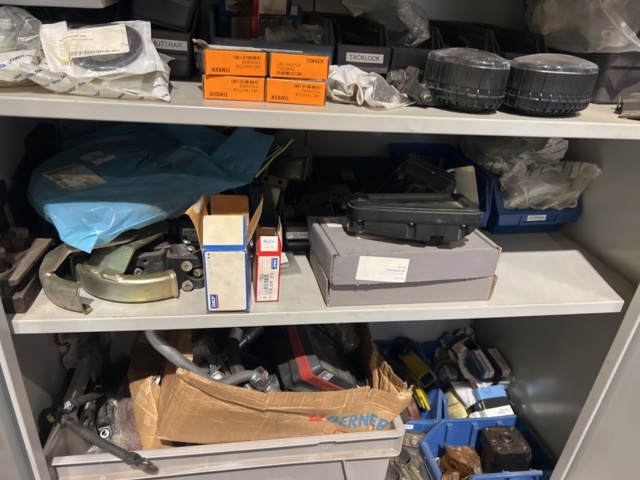 897651-13 Linde truck spare parts warehouse