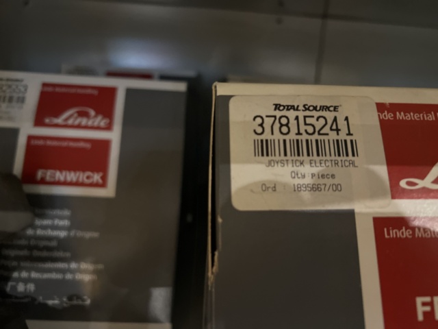 897651-15 Linde truck spare parts warehouse