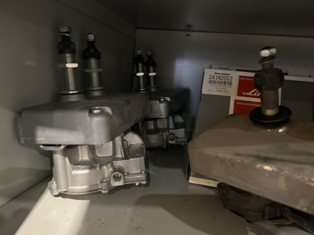 897651-16 Linde truck spare parts warehouse