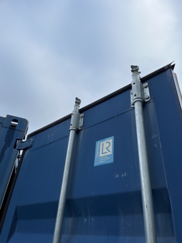 1051265-17 20GP Container with interior & electricity