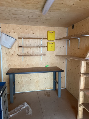 1051265-22 20GP Container with interior & electricity