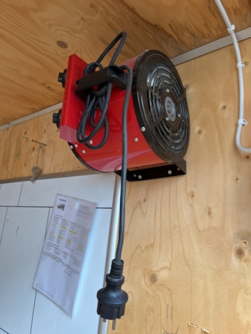 1051265-35 20GP Container with interior & electricity