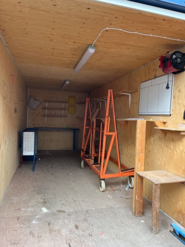 1051265-39 20GP Container with interior & electricity