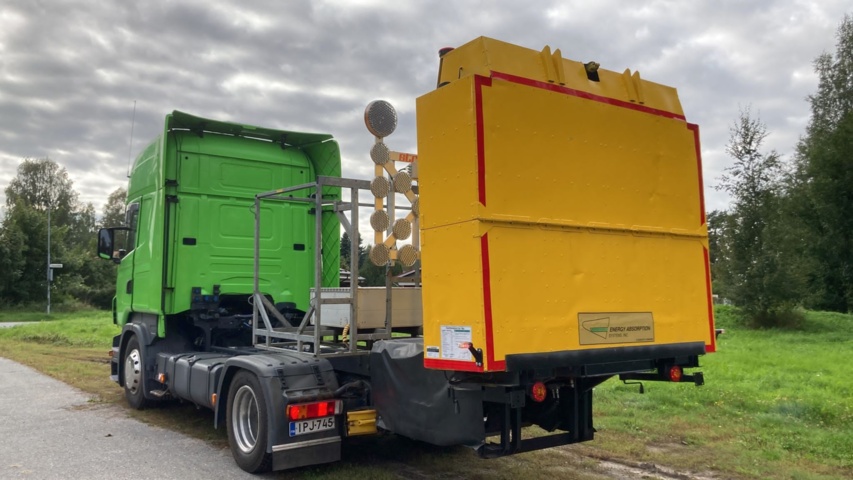 1110098-5 Scania R440 TMA Truck