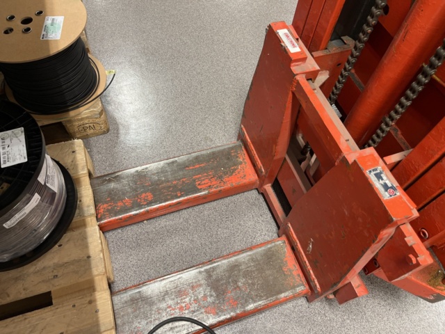 1057423-6 Walking stacker, BTLSF/1200/7