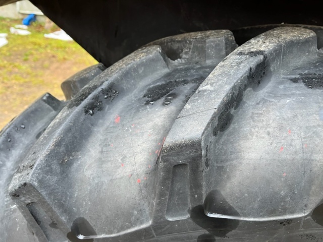 1110164-24 Massey Ferguson 175 MultiPower 1971 front loader implement