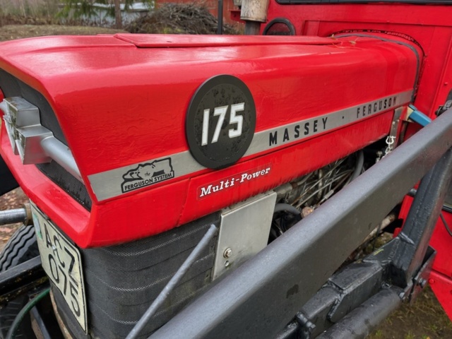 1110164-18 Massey Ferguson 175 MultiPower 1971 front loader implement