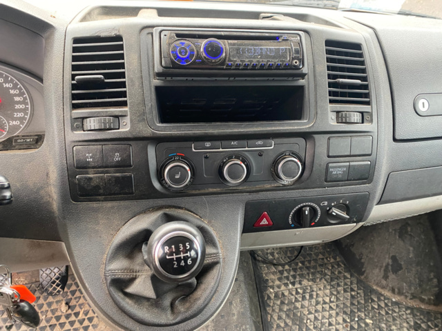 1110185-34 VW Transporter Double Cab T32 2.0 TDI 4Motion -2012