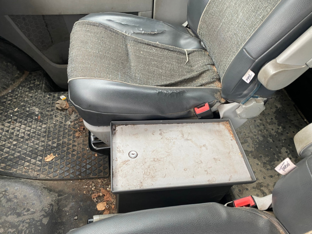 1110185-37 VW Transporter Double Cab T32 2.0 TDI 4Motion -2012