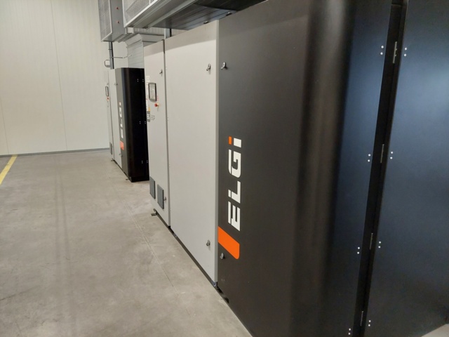 1110726-7 Complete compressor system Elgi with tank