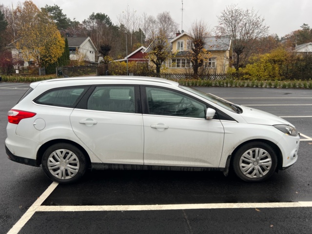 953064-6 Ford Focus Kombi 1.6 TDCi - 2013