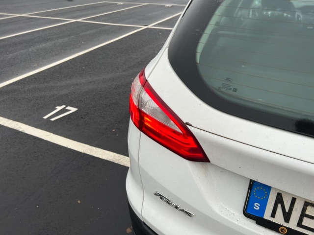 953064-27 Ford Focus Kombi 1.6 TDCi - 2013