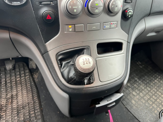 953065-17 Hyundai H-1 Travel 2.5 CRDi - 2008