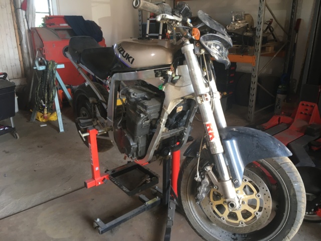 1107859-3 Motorcycle suzuki 1100R -91 renovation object with lots of accessories