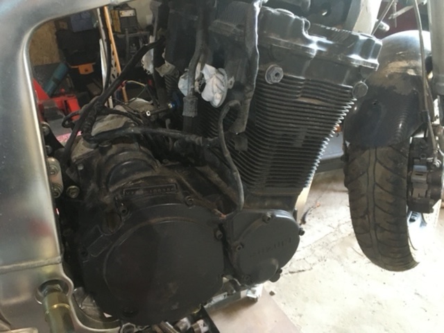 1107859-8 Motorcycle suzuki 1100R -91 renovation object with lots of accessories